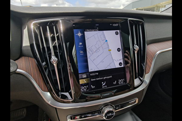 Volvo V60 Cross Country B5 265PK AWD Pro | Trekhaak | Adapt. Cruise | Stoelventilatie | Panodak |