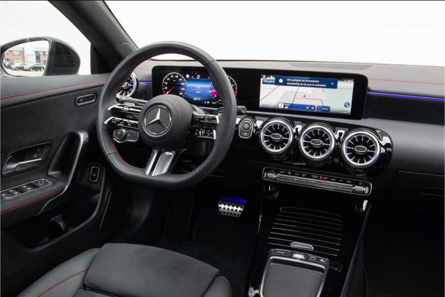 Mercedes-Benz CLA-Klasse 200 AMG Premium Pano, Nightpack, Key-Less, 2025