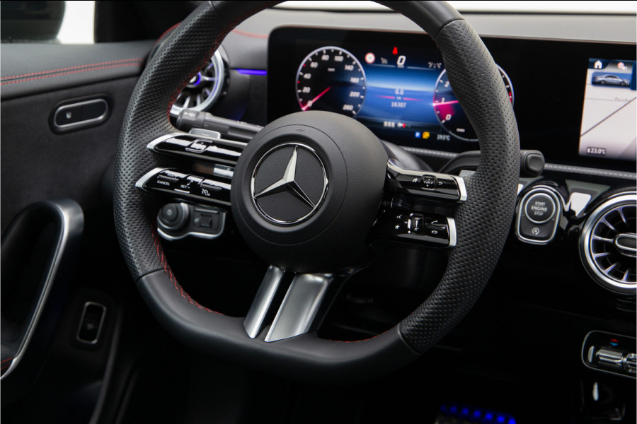 Mercedes-Benz CLA-Klasse 200 AMG Premium Pano, Nightpack, Key-Less, 2025