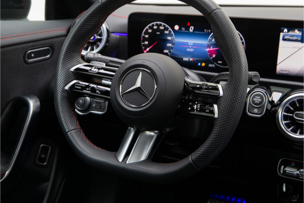 Mercedes-Benz CLA-Klasse 200 AMG Premium Pano, Nightpack, Key-Less, 2025