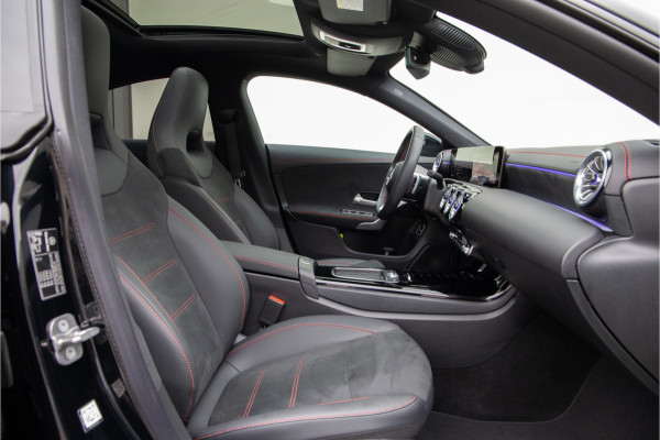 Mercedes-Benz CLA-Klasse 200 AMG Premium Pano, Nightpack, Key-Less, 2025