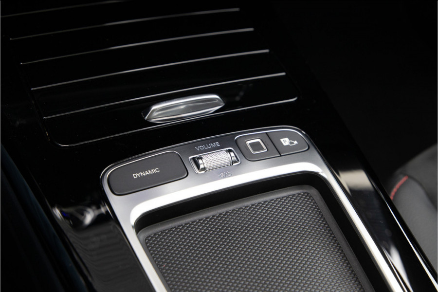 Mercedes-Benz CLA-Klasse 200 AMG Premium Pano, Nightpack, Key-Less, 2025