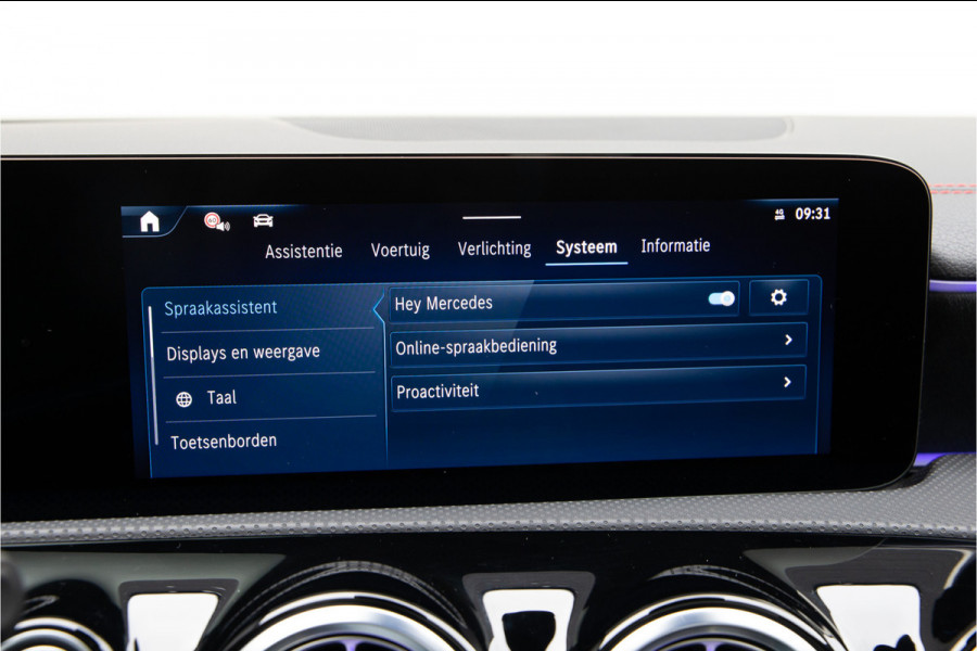 Mercedes-Benz CLA-Klasse 200 AMG Premium Pano, Nightpack, Key-Less, 2025