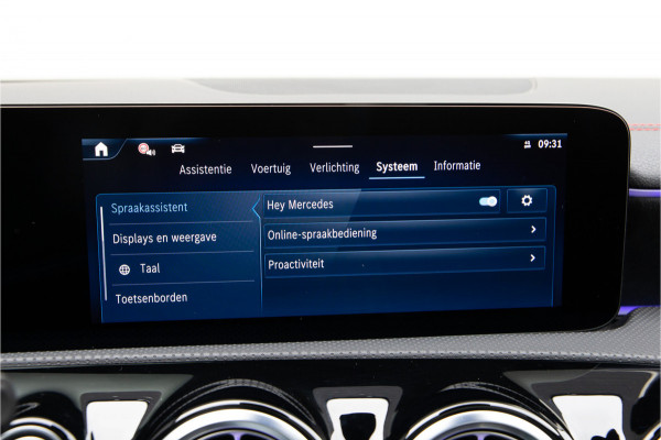 Mercedes-Benz CLA-Klasse 200 AMG Premium Pano, Nightpack, Key-Less, 2025