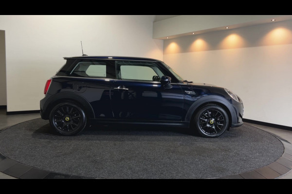 MINI Electric MINI Electric Collection 33 kWh | Head-up Display | Achteruitrijcamera | Digitaal dashboard | Soh (batterijcheck) Waarde 93,1 %