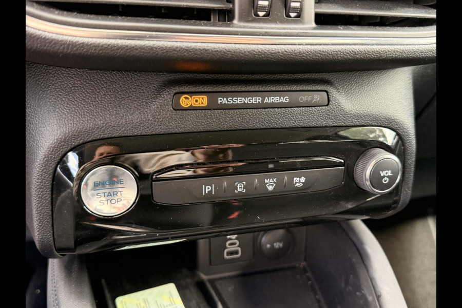 Ford Kuga 2.5 PHEV Titanium | SCI | 243pk | Wegklapbare trekhaak | Winter Pack | Navigatie | Achteruitrijcamera | NLD Auto | 1e Eigenaar | 2.100kg Trekgewicht