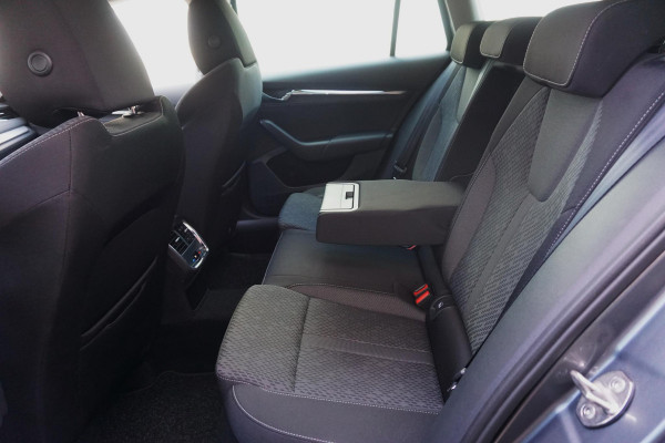 Škoda Octavia Combi 1.0 e-TSI Business Edition Plus/Trekhaak/Camera/ Travel Pakket.