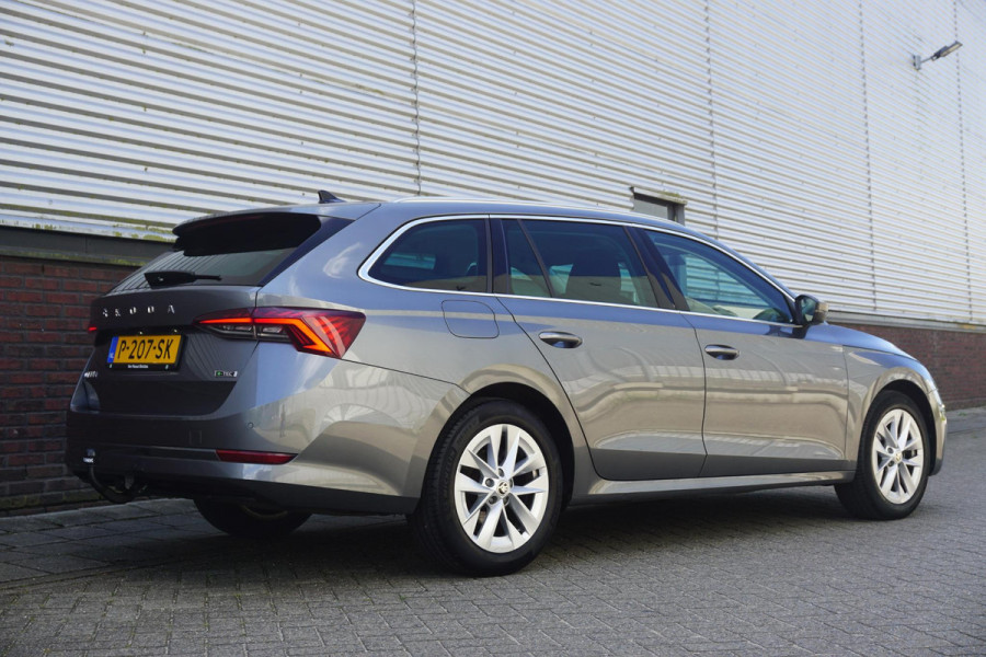 Škoda Octavia Combi 1.0 e-TSI Business Edition Plus/Trekhaak/Camera/ Travel Pakket.