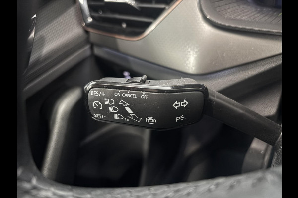Škoda Kamiq 1.0 TSI Business Edition Navigatie Climate control Lichtmetalen velgen