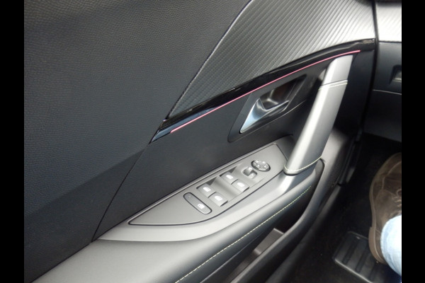 Peugeot 208 Hybrid e-DCS6 GT