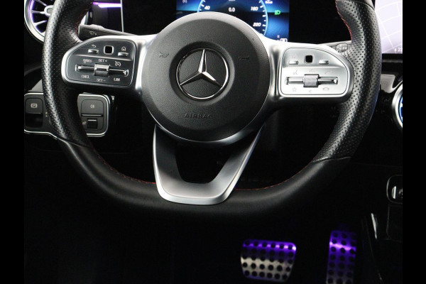 Mercedes-Benz A-Klasse 200 Business Solution AMG | Stoelverwarming | Carplay | Leder/Alcantara | Camera | Sfeerverlichting | Park Assist | Climate control | Full LED | Bluetooth | Cruise control