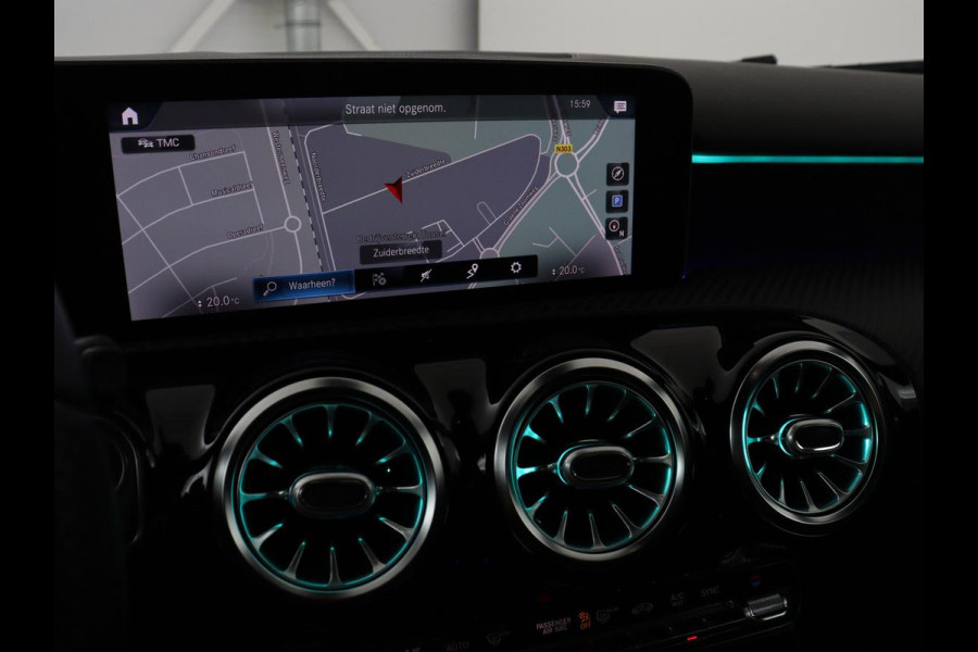 Mercedes-Benz A-Klasse 200 Business Solution AMG | Stoelverwarming | Carplay | Leder/Alcantara | Camera | Sfeerverlichting | Park Assist | Climate control | Full LED | Bluetooth | Cruise control