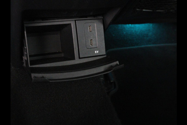 Mercedes-Benz A-Klasse 200 Business Solution AMG | Stoelverwarming | Carplay | Leder/Alcantara | Camera | Sfeerverlichting | Park Assist | Climate control | Full LED | Bluetooth | Cruise control