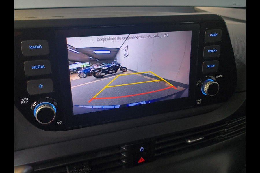 Hyundai i20 1.0 T-GDI Comfort Smart uit 2023 Rijklaar + Fabrieksgarantie tot 02-2028 Henk Jongen Auto's in Helmond,  al 50 jaar service zoals 't hoort!