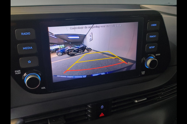 Hyundai i20 1.0 T-GDI Comfort Smart uit 2023 Rijklaar + Fabrieksgarantie tot 02-2028 Henk Jongen Auto's in Helmond,  al 50 jaar service zoals 't hoort!