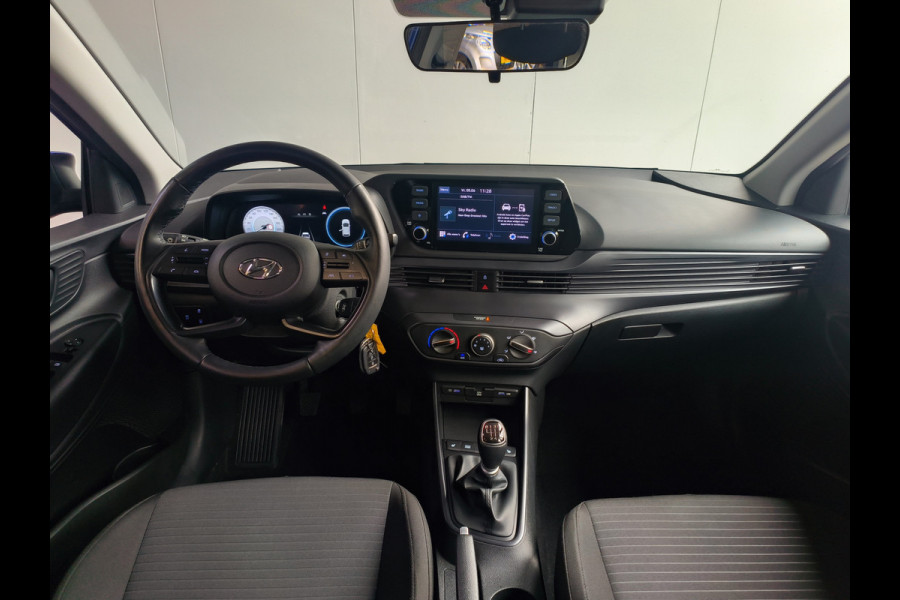Hyundai i20 1.0 T-GDI Comfort Smart uit 2023 Rijklaar + Fabrieksgarantie tot 02-2028 Henk Jongen Auto's in Helmond,  al 50 jaar service zoals 't hoort!