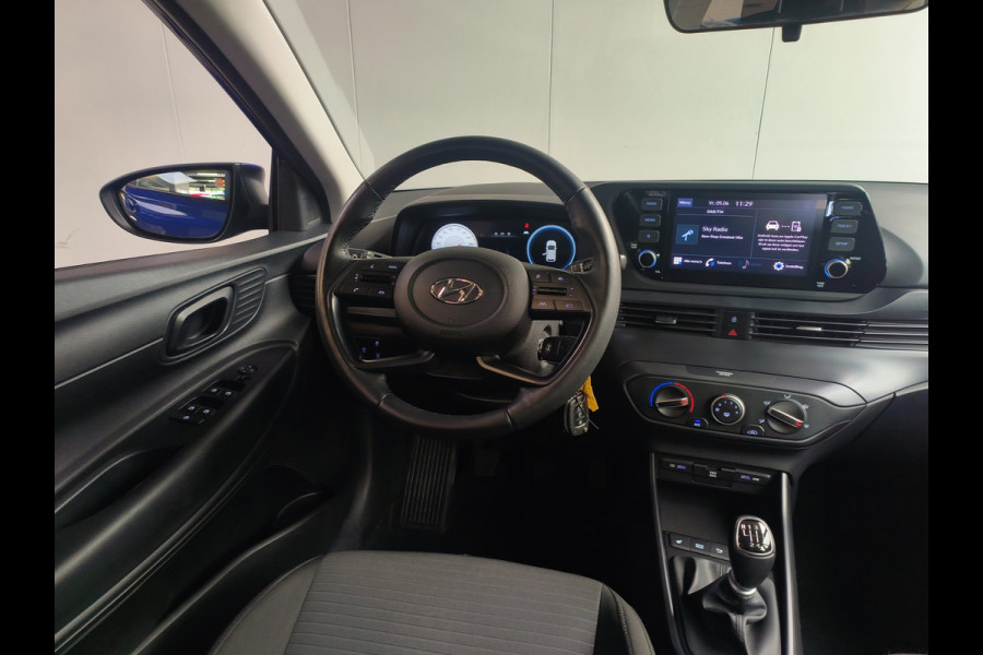 Hyundai i20 1.0 T-GDI Comfort Smart uit 2023 Rijklaar + Fabrieksgarantie tot 02-2028 Henk Jongen Auto's in Helmond,  al 50 jaar service zoals 't hoort!