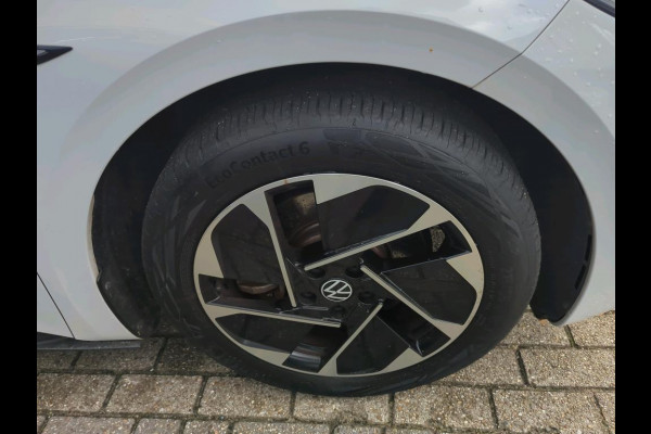 Volkswagen ID.3 First 58 kWh 204 pk | SOH 91,72% | Navigatie | Parkeersensoren | Apple Carplay/Android Auto | Stoel/stuur verwarming | Adaptieve cruise control |