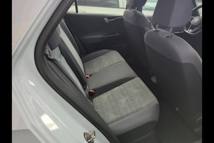 Volkswagen ID.3 First 58 kWh 204 pk | SOH 91,72% | Navigatie | Parkeersensoren | Apple Carplay/Android Auto | Stoel/stuur verwarming | Adaptieve cruise control |