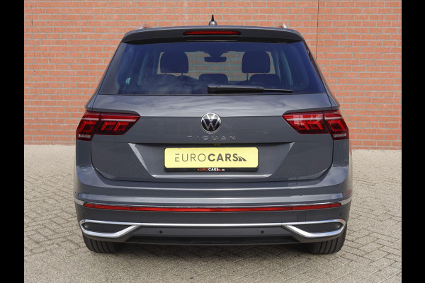 Volkswagen Tiguan 1.5 TSI 150pk DSG Elegance Navigatie Apple Carplay / Android Auto Parkeersensoren Camera Adaptieve Cruise Control Stuur-en stoelverwarming Matrix LED-koplampen Virtual Cockpit Getinte ramen Climate Control ErgoActive stoelen