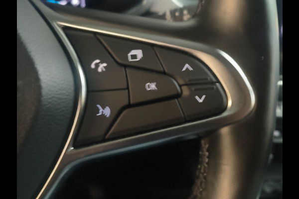 Renault Captur 1.6 E-Tech Plug-in Hybrid 160 Intens Rijklaar + 12 maanden Bovag-garantie Henk Jongen Auto's in Helmond,  al 50 jaar service zoals 't hoort!