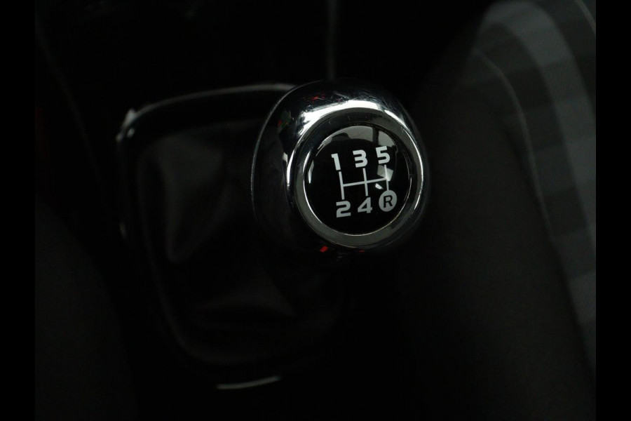 Peugeot 108 1.0 e-VTi Executive | Carplay | Camera | Climate control | Speedlimiter | Bluetooth | Lichtmetalen velgen | Origineel NL