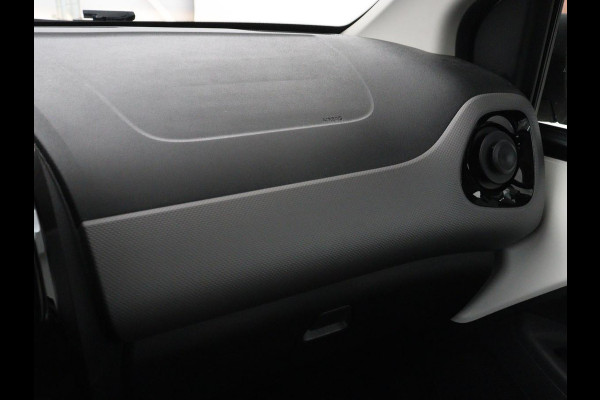Peugeot 108 1.0 e-VTi Executive | Carplay | Camera | Climate control | Speedlimiter | Bluetooth | Lichtmetalen velgen | Origineel NL
