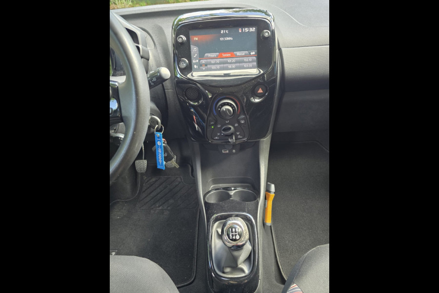 Citroën C1 1.0 VTi Feel | 2E EIGENAAR | 12MND GARANTIE | CAMERA | AIRCO | ELEC RAMEN | NW APK |