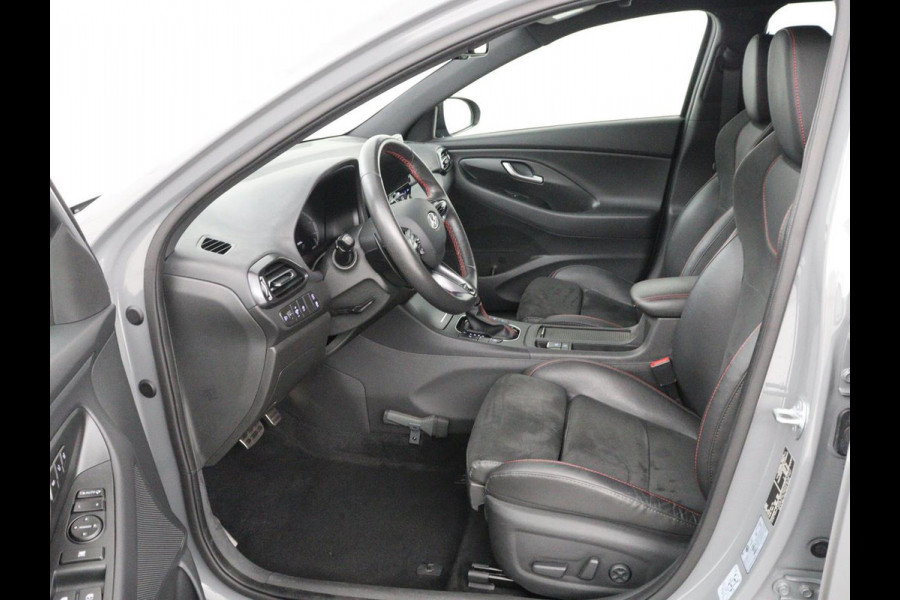 Hyundai i30 1.5 T-GDi MHEV N Line | Stoelverwarming | Leder/Alcantara | Adaptive cruise | Memory | Carplay | Camera | Navigatie | Keyless | Full LED | 18'' | Side Assist | Parkeerhulp