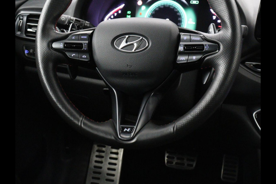 Hyundai i30 1.5 T-GDi MHEV N Line | Stoelverwarming | Leder/Alcantara | Adaptive cruise | Memory | Carplay | Camera | Navigatie | Keyless | Full LED | 18'' | Side Assist | Parkeerhulp
