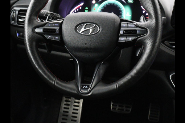 Hyundai i30 1.5 T-GDi MHEV N Line | Stoelverwarming | Leder/Alcantara | Adaptive cruise | Memory | Carplay | Camera | Navigatie | Keyless | Full LED | 18'' | Side Assist | Parkeerhulp