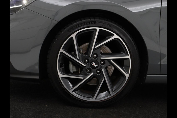 Hyundai i30 1.5 T-GDi MHEV N Line | Stoelverwarming | Leder/Alcantara | Adaptive cruise | Memory | Carplay | Camera | Navigatie | Keyless | Full LED | 18'' | Side Assist | Parkeerhulp