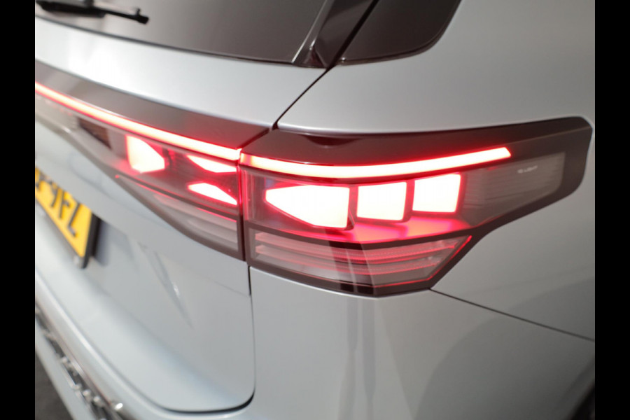 Volkswagen Tayron 1.5 eHybrid R-Line Edition 204 pk Automaat (DSG) | Verlengde garantie | Navigatie | Panoramadak | Trekhaak (wegklapbaar) | Parkeersensoren (Park assist) | Rondomzicht camera | Stoelverwarming | R-Line |