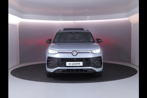 Volkswagen Tayron 1.5 eHybrid R-Line Edition 204 pk Automaat (DSG) | Verlengde garantie | Navigatie | Panoramadak | Trekhaak (wegklapbaar) | Parkeersensoren (Park assist) | Rondomzicht camera | Stoelverwarming | R-Line |