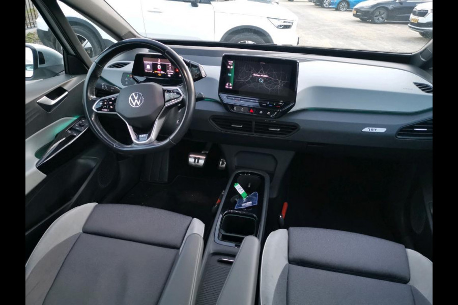 Volkswagen ID.3 First Max 58 kWh 204PK | Panorama dak | Sportstoelen | 20" LM velgen |