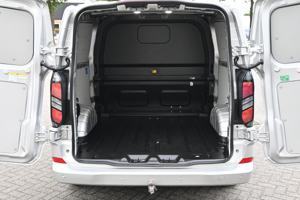 Ford Transit Custom 300L Limited 2.0 TDCI L2 DC 3000 KG inklapbare trekhaak, LED, Adaptive cruise control