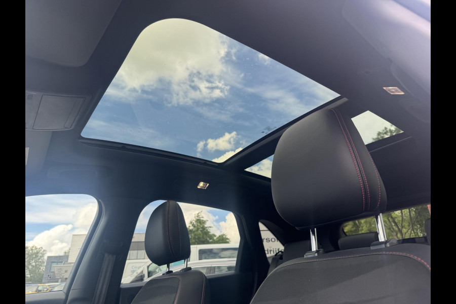 Ford Kuga 2.5 PHEV ST-Line X | SCI | 225pk | Adaptieve Cruise | Panoramadak | Winterpack | Head up Display | Rode Remklauwen | 19 inch velgen