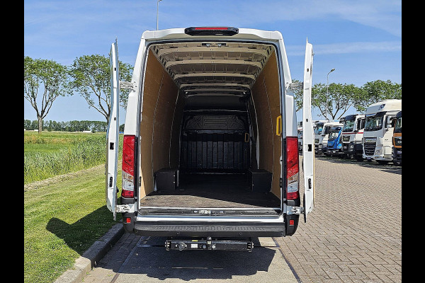 Iveco Daily 35S18 3.0L Automaat Led Camera Navi