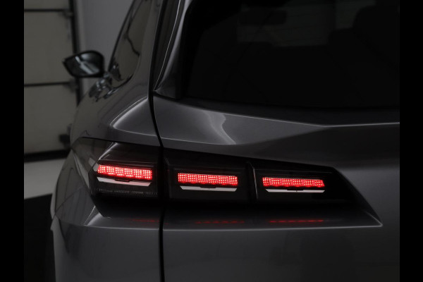 Peugeot 308 1.6 HYbrid 180 Allure Pack Business | Trekhaak | Camera | Carplay | Half leder | Adaptive cruise | Keyless | Parkeerhulp | Full LED | PHEV | Plug In