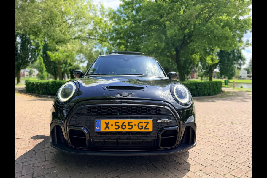 MINI Cooper S John Cooper Works | PANO | Carplay | BlackEd.