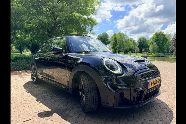 MINI Cooper S John Cooper Works | PANO | Carplay | BlackEd.