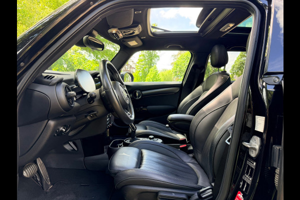 MINI Cooper S John Cooper Works | PANO | Carplay | BlackEd.