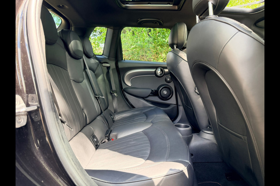 MINI Cooper S John Cooper Works | PANO | Carplay | BlackEd.