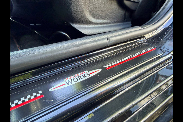 MINI Cooper S John Cooper Works | PANO | Carplay | BlackEd.