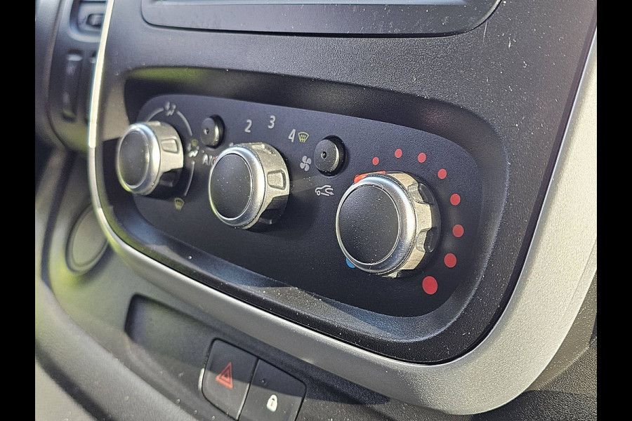 Renault Trafic 2.0 dCi 120pk T30 L2H1 Comfort airco, navi, pdc, trekhaak, stoelverw.