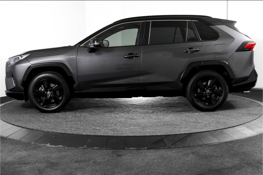 Toyota RAV4 2.5 Hybrid Bi-Tone | Adapt. Cruise | Winterpakket | PDC | Camera | App. Connect | ECC | Elek. Klep | Afn. Trekhaak | LM 18" |