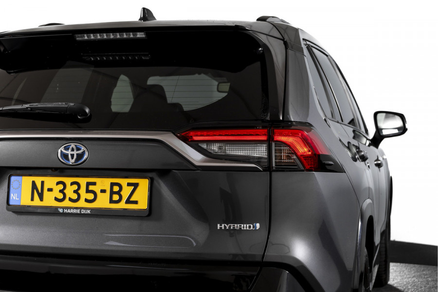 Toyota RAV4 2.5 Hybrid Bi-Tone | Adapt. Cruise | Winterpakket | PDC | Camera | App. Connect | ECC | Elek. Klep | Afn. Trekhaak | LM 18" |