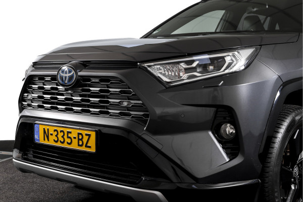 Toyota RAV4 2.5 Hybrid Bi-Tone | Adapt. Cruise | Winterpakket | PDC | Camera | App. Connect | ECC | Elek. Klep | Afn. Trekhaak | LM 18" |