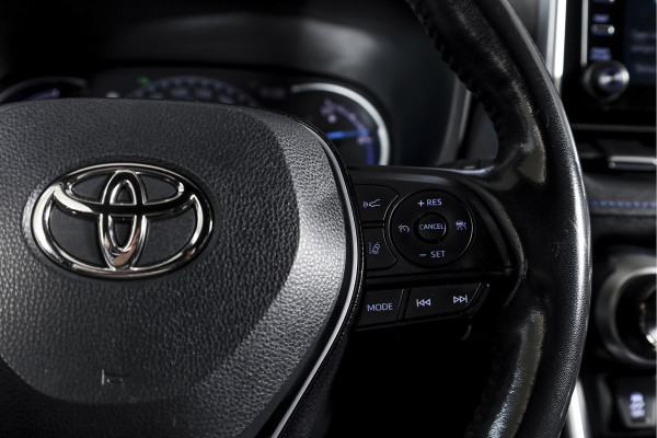Toyota RAV4 2.5 Hybrid Bi-Tone | Adapt. Cruise | Winterpakket | PDC | Camera | App. Connect | ECC | Elek. Klep | Afn. Trekhaak | LM 18" |