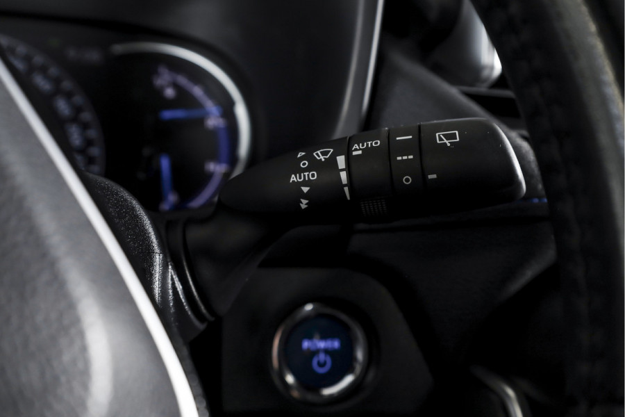 Toyota RAV4 2.5 Hybrid Bi-Tone | Adapt. Cruise | Winterpakket | PDC | Camera | App. Connect | ECC | Elek. Klep | Afn. Trekhaak | LM 18" |